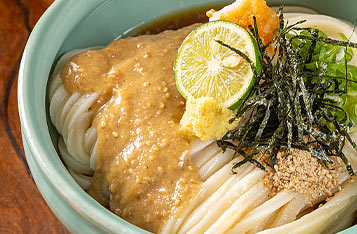 胡麻だれのざるぶっかけうどん